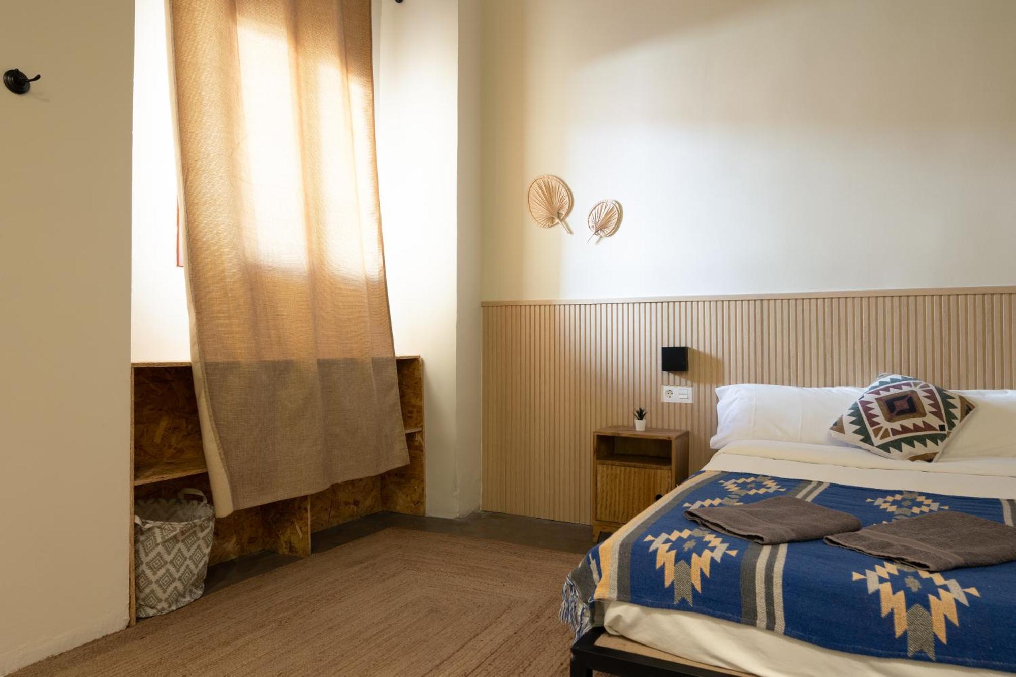 Bed and Breakfast Bird House Валенсия Экстерьер фото