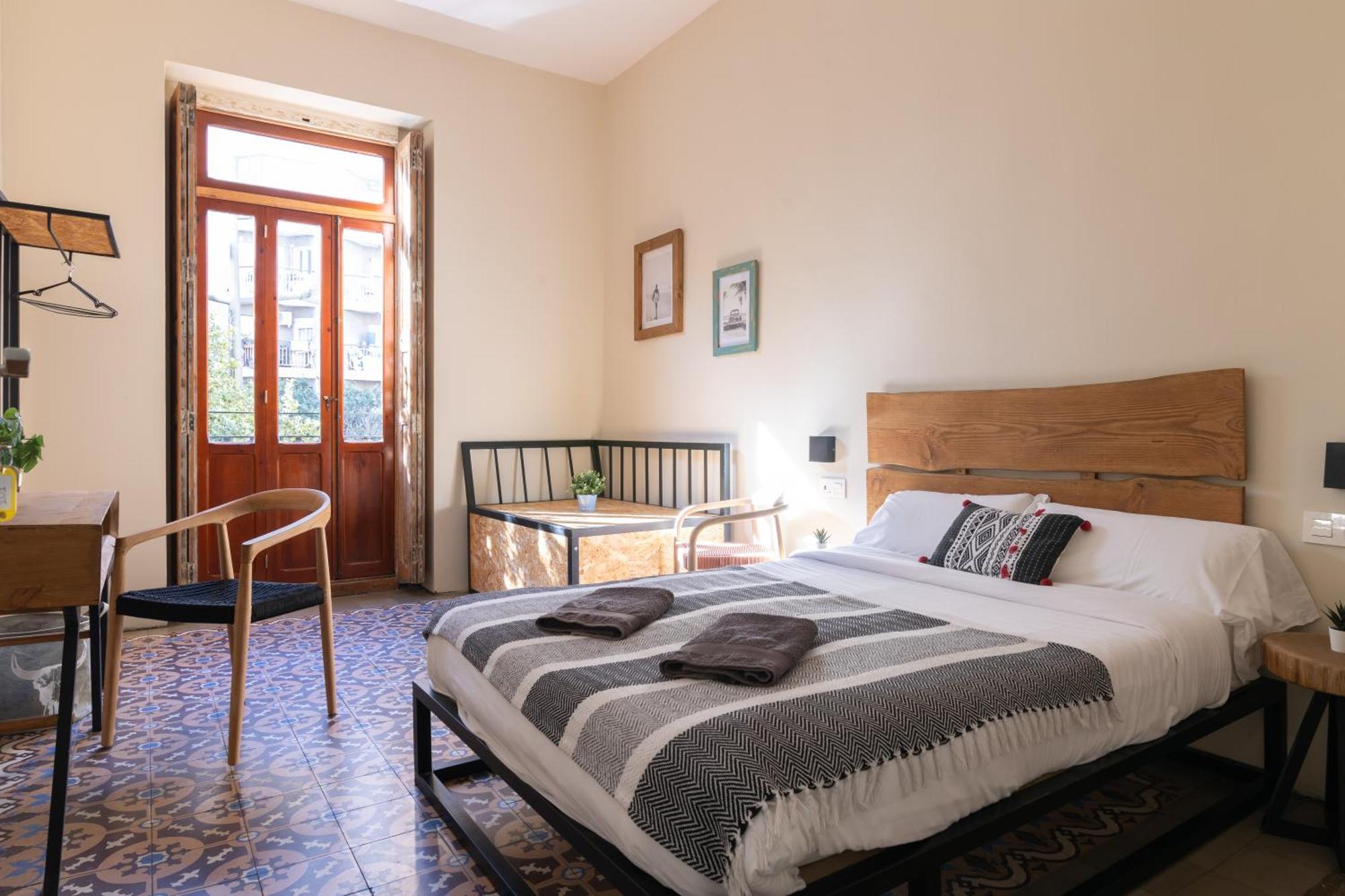 Bed and Breakfast Bird House Валенсия Экстерьер фото